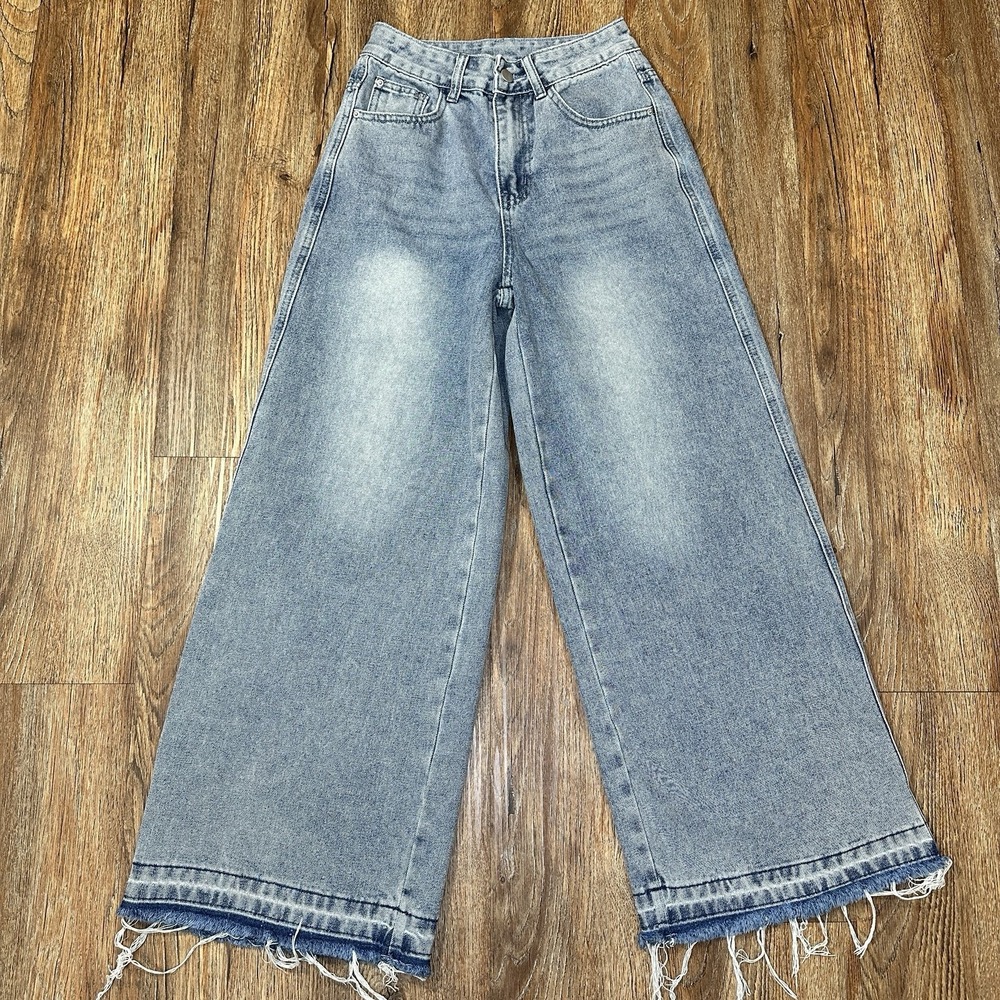 DAZY Women's S Wide Leg Jeans High Rise Light Wash Raw Hem Cropped Denim